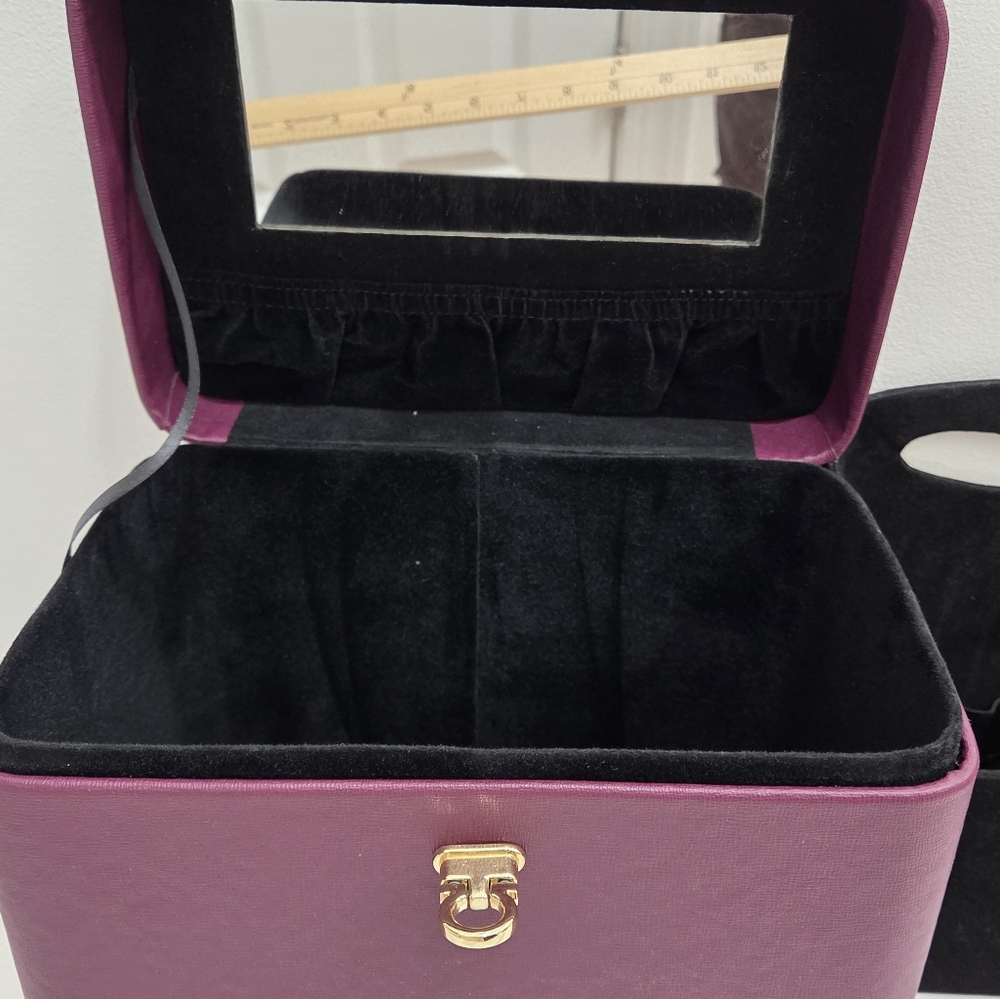Chic Purple Jewelry Organizer - Picture 3 of 16